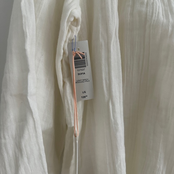 Aritzia button down blouse - NWT - Picture 5 of 9